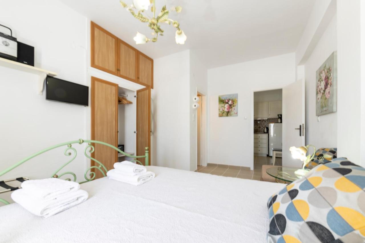 Pension Moschoula Platis Gialos  Extérieur photo
